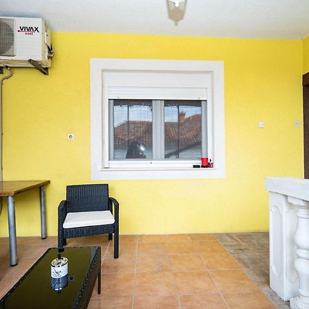 Apartman Jozic คนิน ภายนอก รูปภาพ