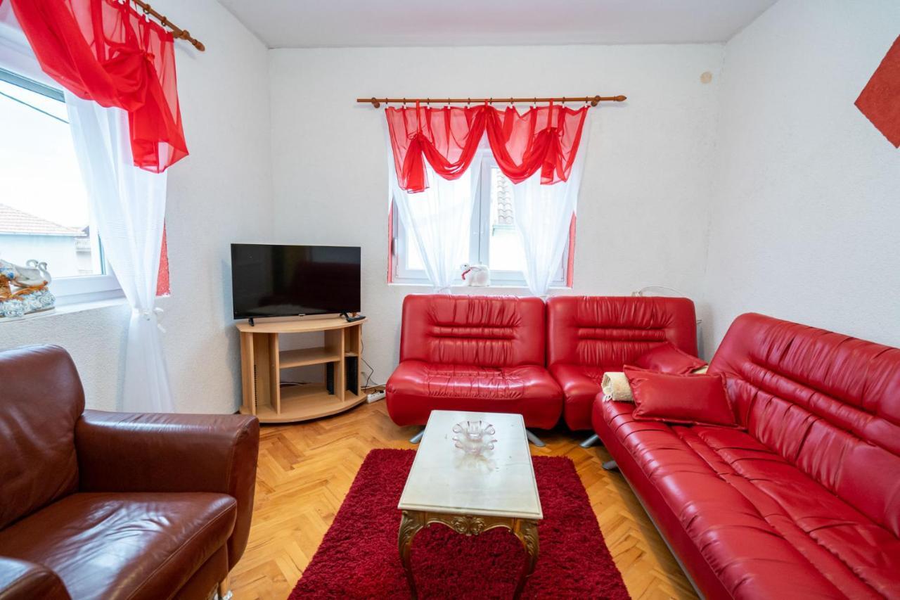 Apartman Jozic คนิน ภายนอก รูปภาพ