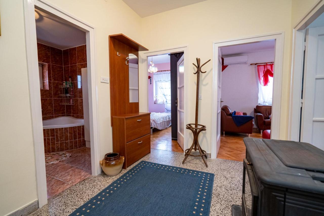 Apartman Jozic คนิน ภายนอก รูปภาพ