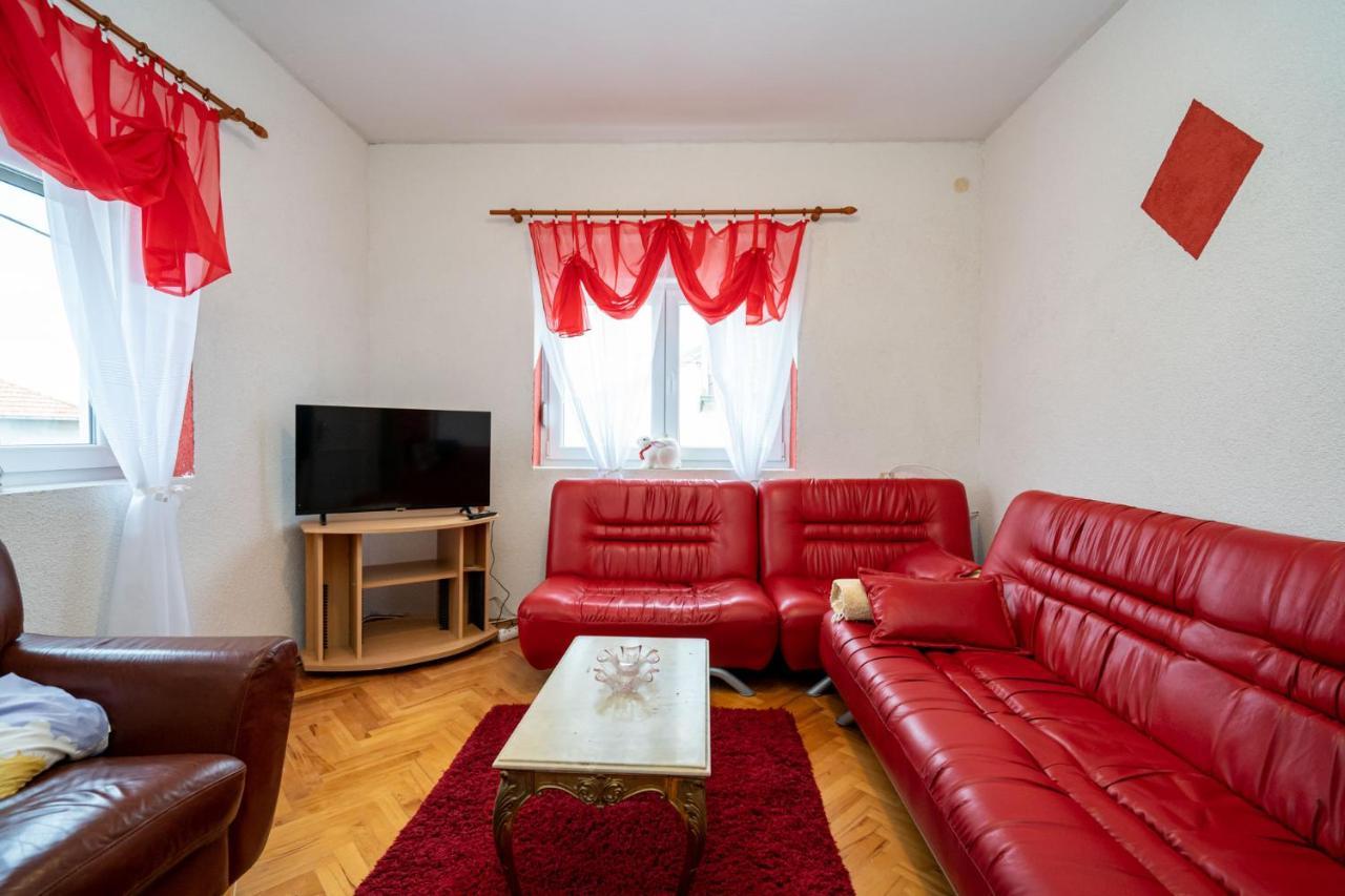 Apartman Jozic คนิน ภายนอก รูปภาพ