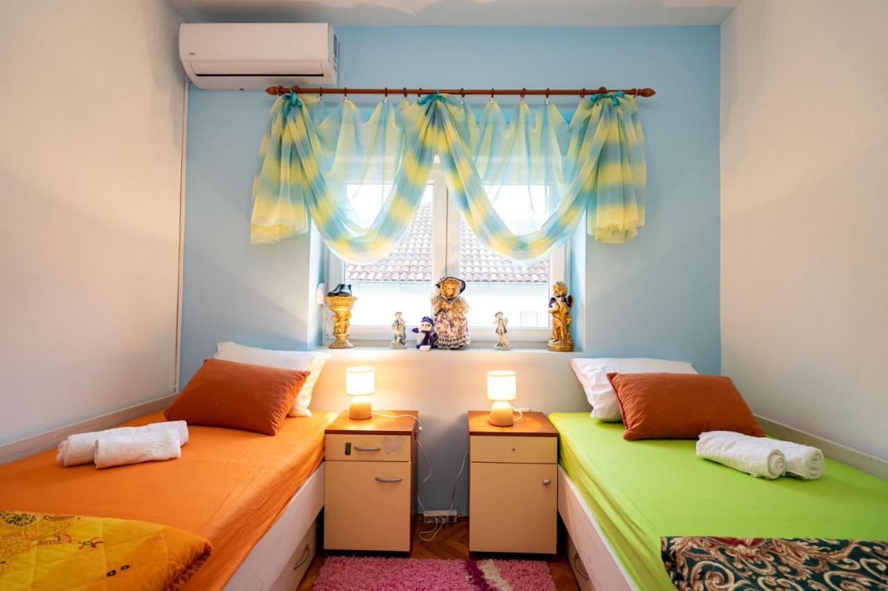 Apartman Jozic คนิน ภายนอก รูปภาพ