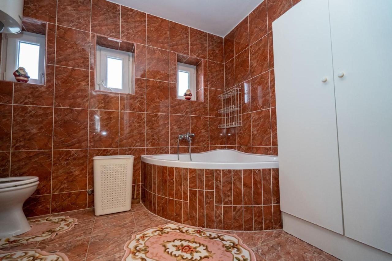 Apartman Jozic คนิน ภายนอก รูปภาพ