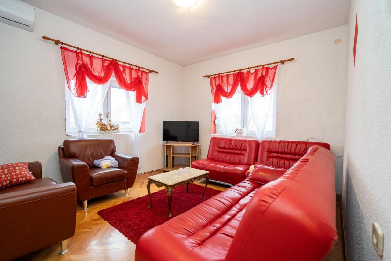 Apartman Jozic คนิน ภายนอก รูปภาพ